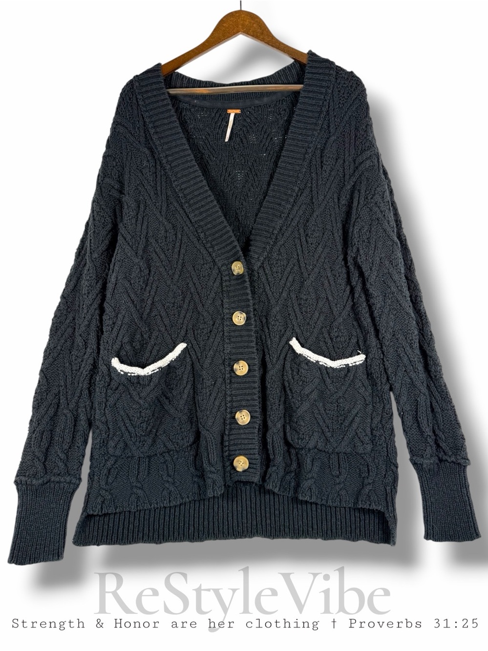 FREE PEOPLE Women’s Size M Sweater Cardigan V-Neckline Cable Knit Style Montana